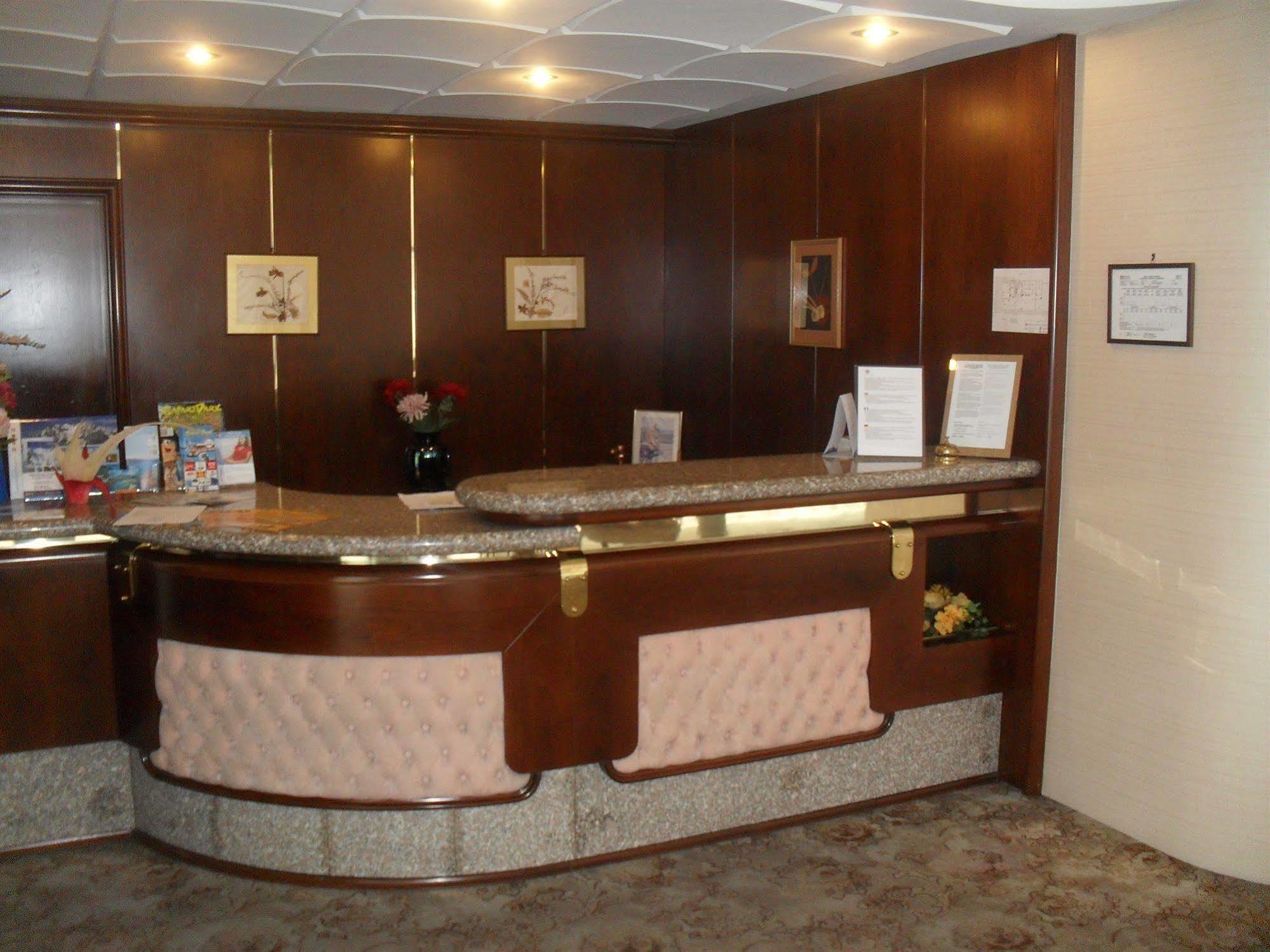 Hotel Antares Arona Extérieur photo